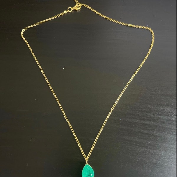 Collier lumineux petite goutte d'émeraude colombienne, collier émeraude minimaliste, collier émeraude vert naturel, collier tous les jours joli cadeau