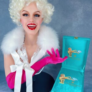 Mystery Box of Jewelry, im Wert von 350 Dollar, Star of Hollywood, der glamouröseste Schmuck der Welt, inspiriert von Queen Bild 10