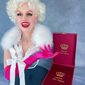 Mystery Box of Jewelry, im Wert von 350 Dollar, Star of Hollywood, der glamouröseste Schmuck der Welt, inspiriert von Queen Bild 6