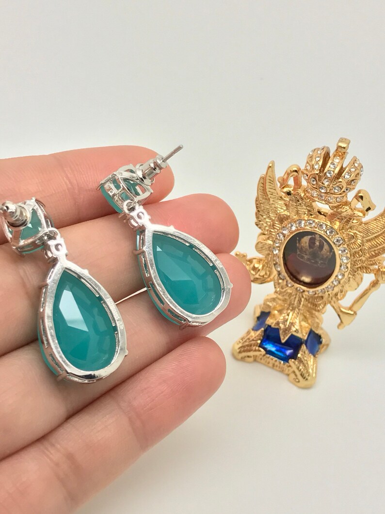 Royalty Halmarked Princess Magnificent Ocean Blue Natural Blue Jade Dangle Drop Earrings