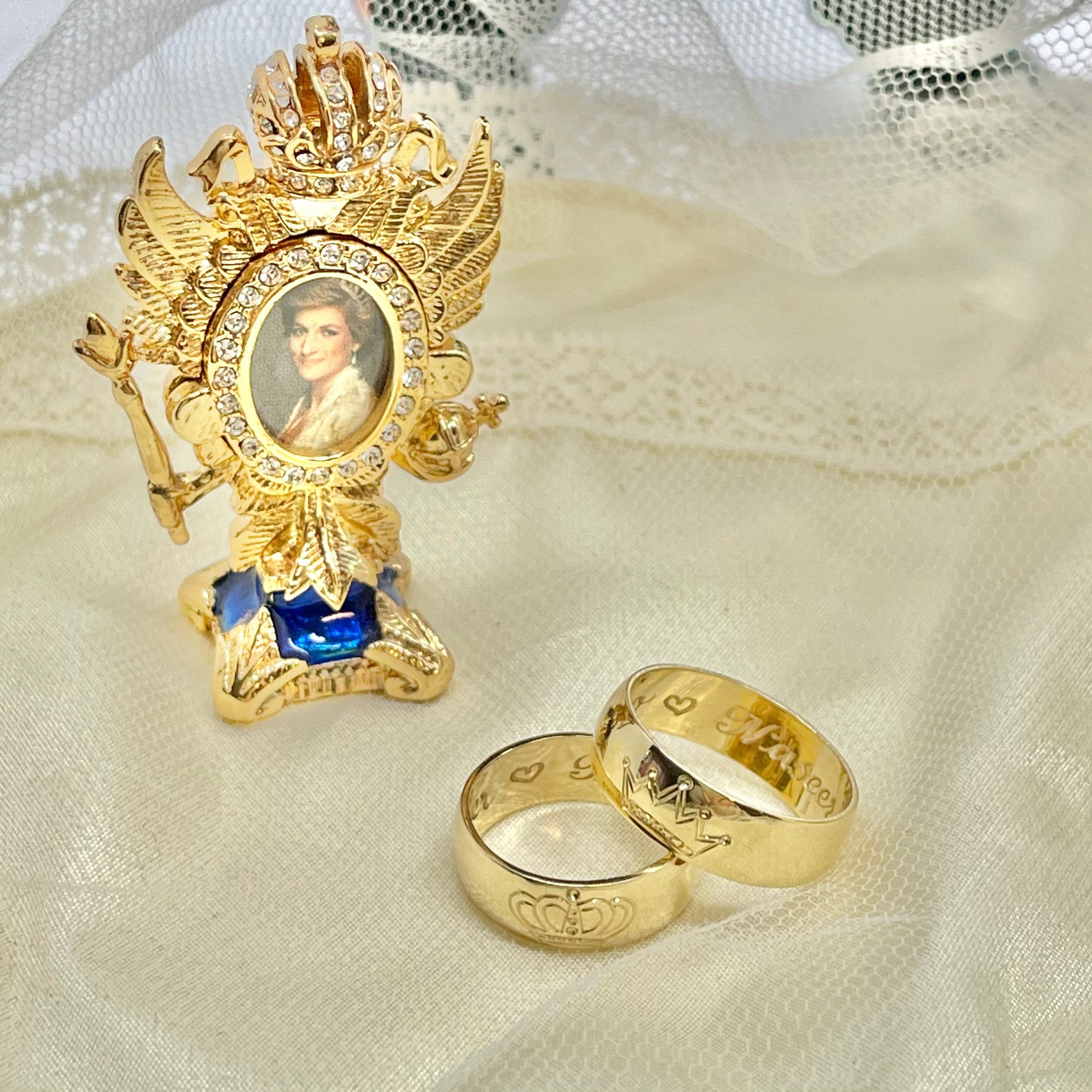 King and Queen Wedding Bands in 18K Solid Italian Gold Etsy