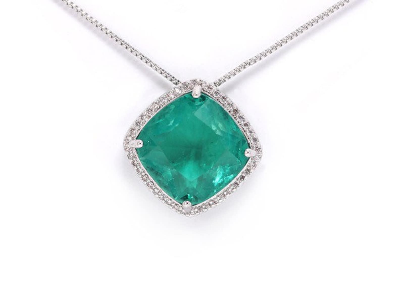 Genuine emerald pendant Clearance