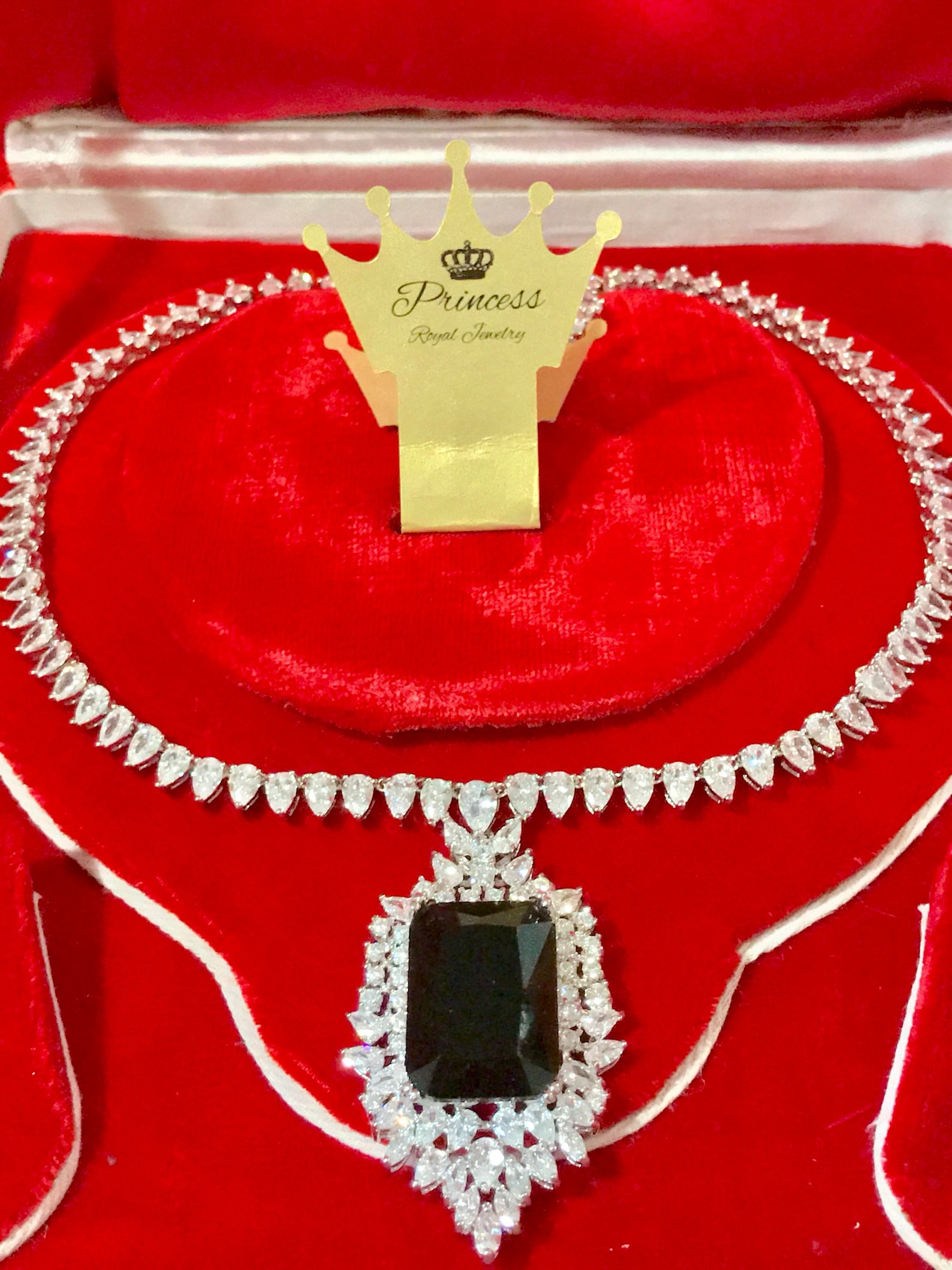 Royal Elegance Jewelry Set main image 1