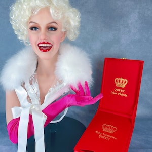 Mystery Box of Jewelry, im Wert von 350 Dollar, Star of Hollywood, der glamouröseste Schmuck der Welt, inspiriert von Queen Bild 4