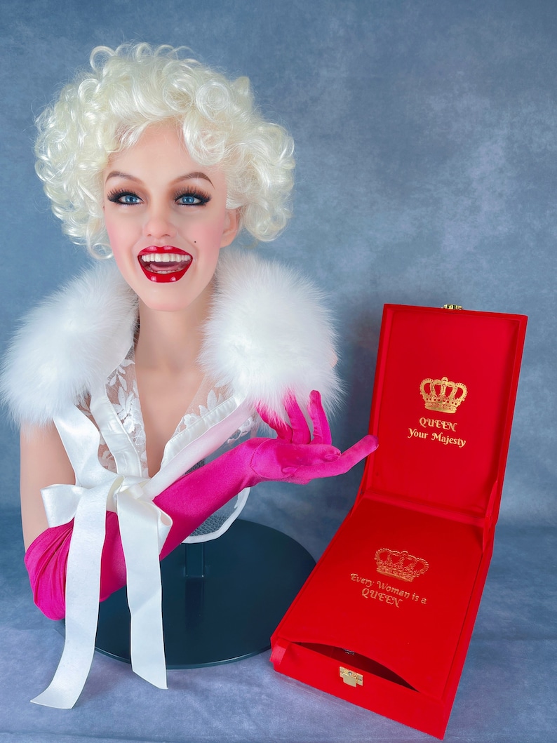 Mystery Box of Jewelry, im Wert von 350 Dollar, Star of Hollywood, der glamouröseste Schmuck der Welt, inspiriert von Queen Bild 4