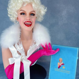 Mystery Box of Jewelry, im Wert von 350 Dollar, Star of Hollywood, der glamouröseste Schmuck der Welt, inspiriert von Queen Bild 7
