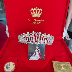 In Memory of Our Beloved Princess Diana, Luxury Pearl and Diamond Tiara Crown, also Worn by Princess Kate, Ladies of England Tiara