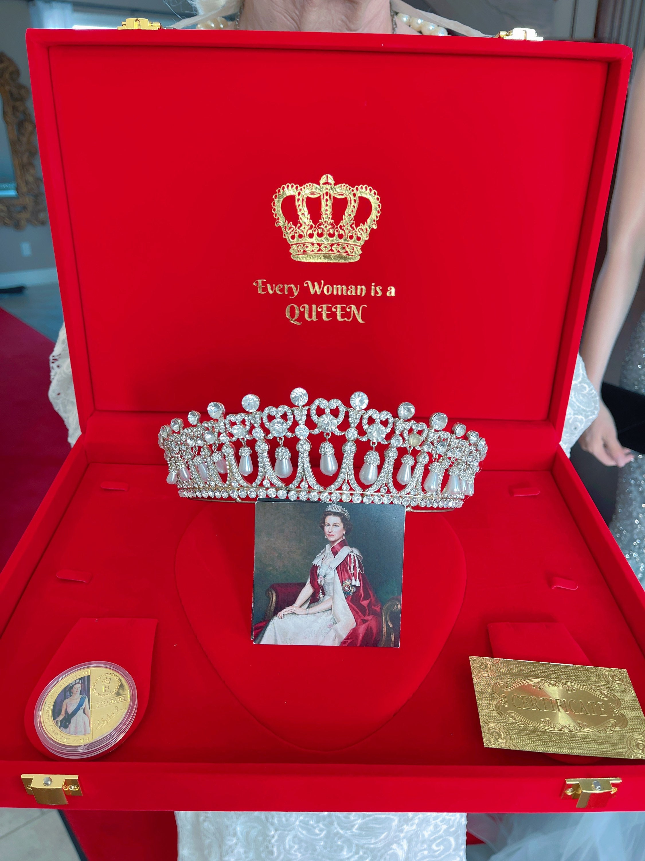 In Memory of Our Beloved Princess Diana, Luxury Pearl and  display picture 3