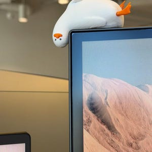 Monitor Goose Emotional Support Desk Buddy, 3D Printed Screen Topper Office Gift Bild 3