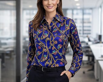 Blusa Adrianna Papell, talla 6, de seda, con cadena de joyería y gemas, estampado de botones y manga larga