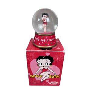 Betty Boop Snow Globe San Francisco Music Box Wanna Be Loved By You 1997 Vintage