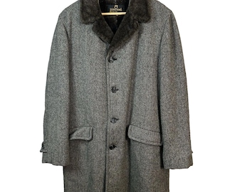 Large Vintage 1970s Gray Wool Coat Three Buttoned Faux Fur