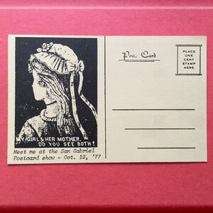 Postal vintage 1977 Famosa ilusión victoriana de niña / mujer, San Gabriel Postcard Show