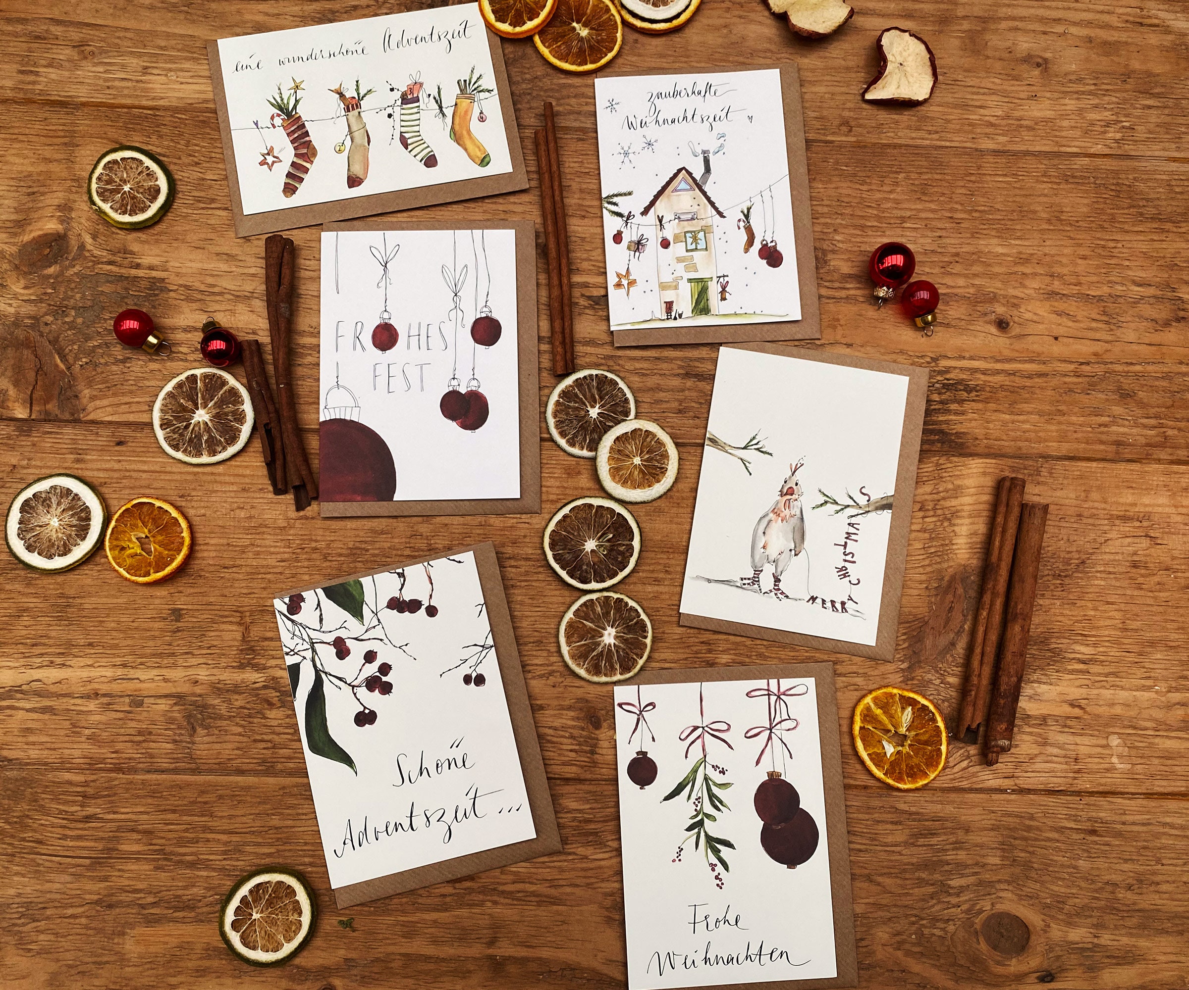 UK Greetings Weihnachtskarten Multipack – 8 Karten Mit Schlitten & Geschenke Design, Inkl. Umschläge, 150x150 Mm