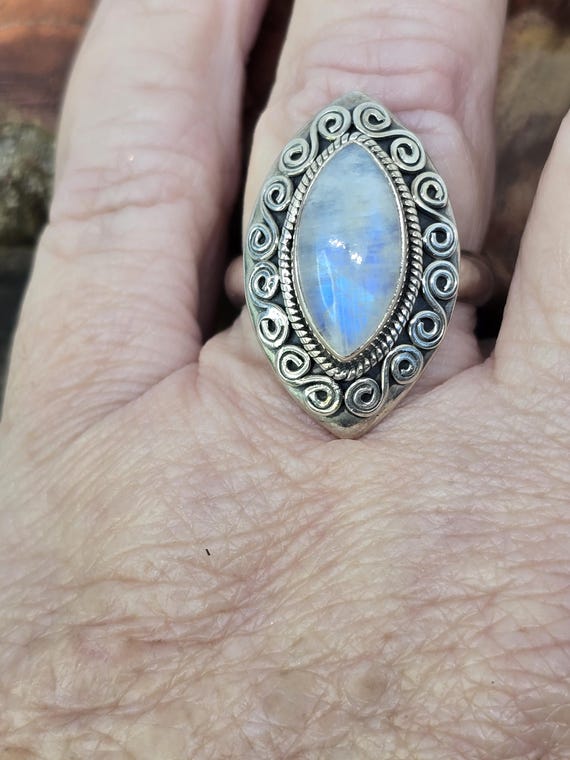 Sterling and moonstone ring - image 5