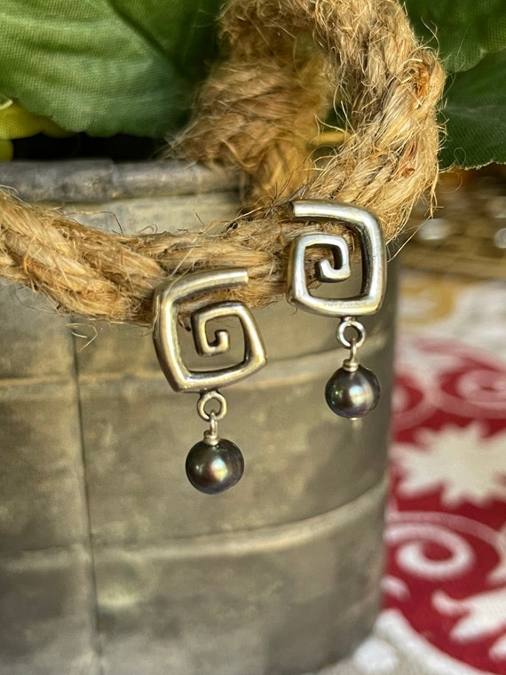 Swirl design drop pearl earrings