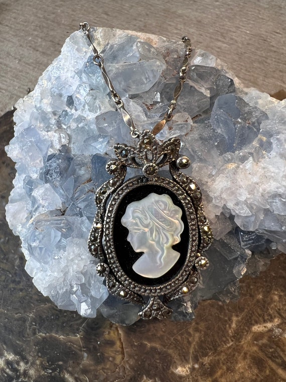 Vintage Onyx and mother of pearl cameo necklace - image 1