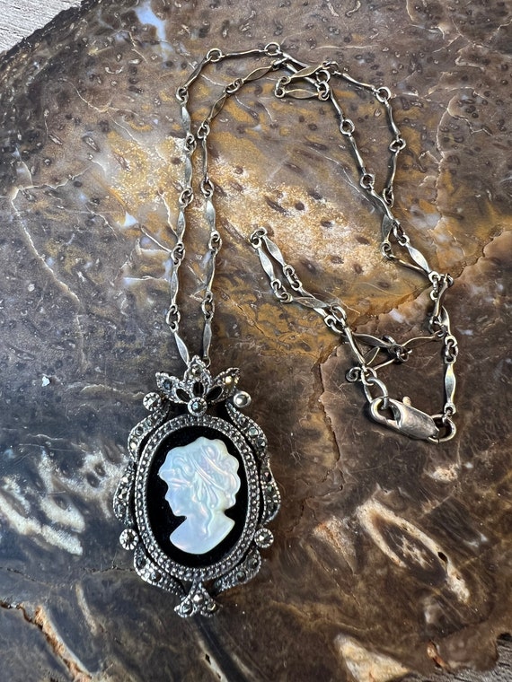 Vintage Onyx and mother of pearl cameo necklace - image 2