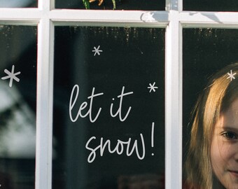 let it snow!  Fenstersticker aus satinierter Folie, für alle Glasflächen geeignet, auch für Glastüren wahlweise mit Sternflocken