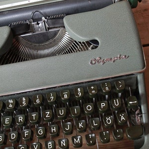 Old typewriter Olympia green vintage 50s image 3