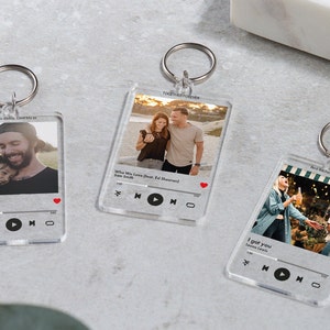 Personalised Music Photo Keyring, Keychain Gift with Photo and Message for Birthday, Anniversary, Valentines, Christmas Gift, Music Gift