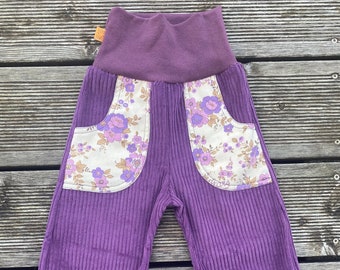 Breitcord Mitwachs-Pumphose lange Bündchen & Taschen Vintage Blumen violett lila