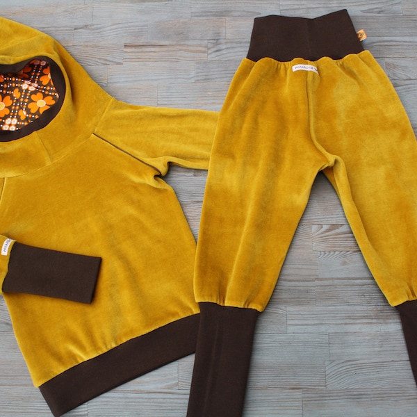 Retro Nicki-Set Pump pants & Zipfelpullover mustard-yellow, brown shamrocks