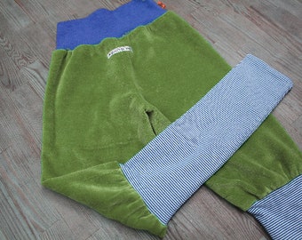 Nicki growing bloomers long cuffs olive-green & royal blue ringed cuffs