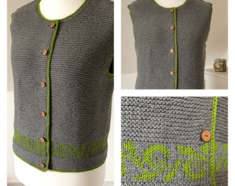 Traditional vest for women made of pure virgin wool alpaca yarn with a leaf tendril border - in your size and desired color