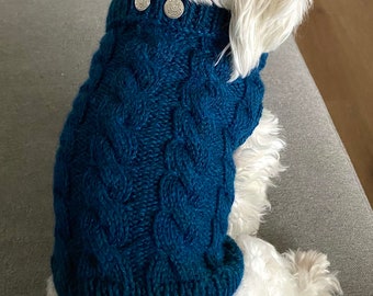 Handgestrickter Hundepullover mit Zopfmuster in Deiner Wunschfarbe - reiner Schurwoll-Alpaka-Mix