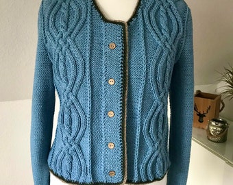 Handgestrickter Trachtenjanker/Trachtenjacke aus reiner Merinowolle - in Deiner Wunschfarbe und Größe