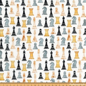Könnte beinhalten: Ein weißer Hintergrund mit einem sich wiederholenden Muster aus Aquarell-Schachfiguren in Schwarz, Gold und Blau. Die Figuren umfassen König, Dame, Turm, Läufer, Springer und Bauer.
