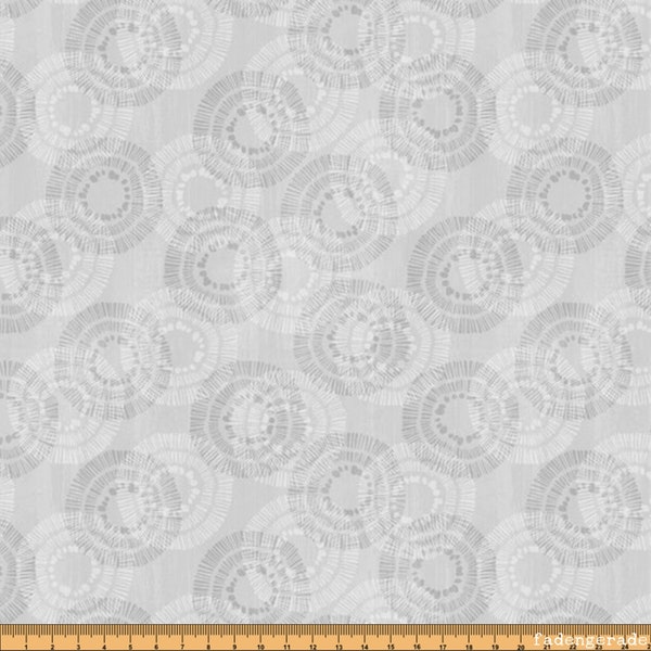 Kreise - Circle Burst in Light Grey von Wilmington Prints