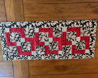 Holiday table runner
