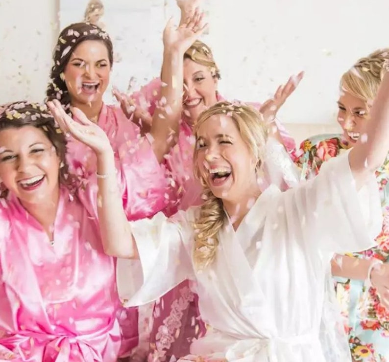 Bride bathrobe Golden Font Wedding Dress Up Kimono Get Ready Shooting Wedding Day Bride Bridegroom Wedding Accessories Bride