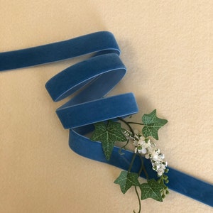 7/8 Inch Williamsburg Blue Nyvalour Swiss Velvet Ribbon