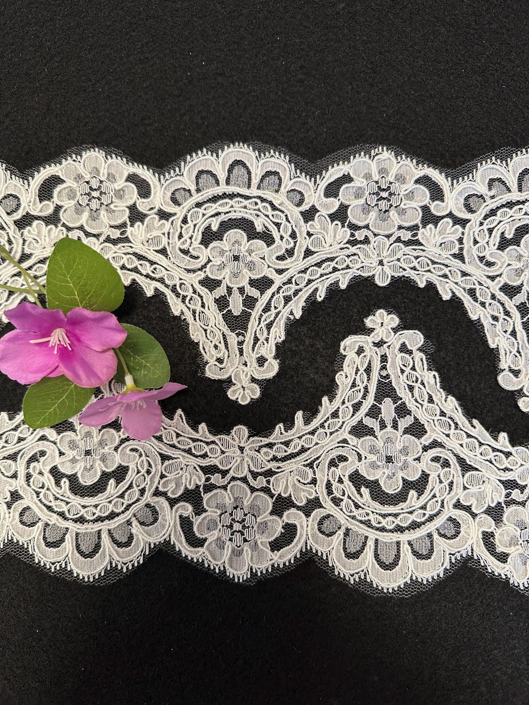 【新品未使用】 ヴィンテージ 刺繍 テーブルクロス レース スカラップ 花柄 スカラップ、花柄、装飾が施された美しい白い刺繍レース - Etsy 日本