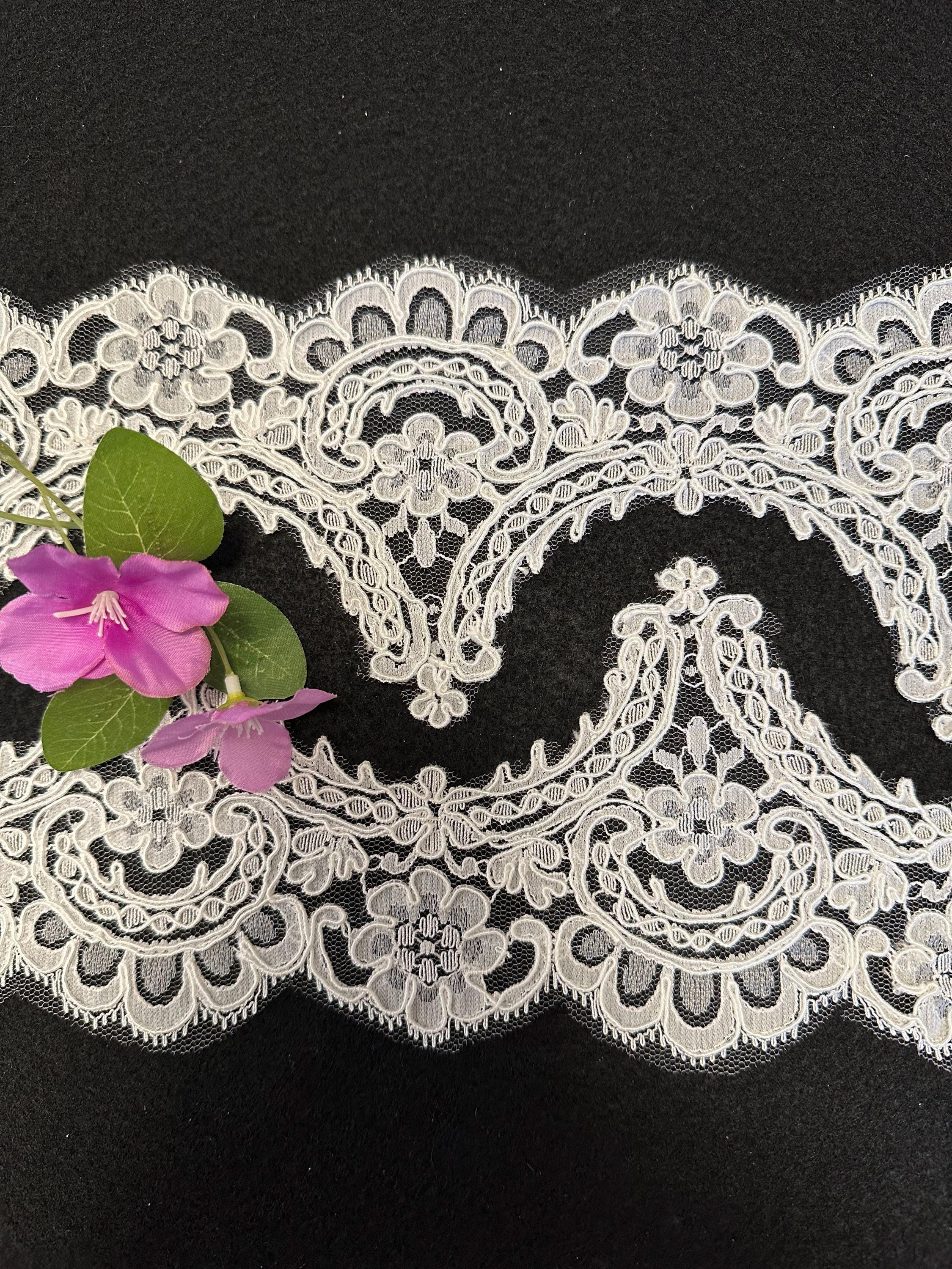 スカラップ、花柄、装飾が施された美しい白い刺繍レース - Etsy 日本