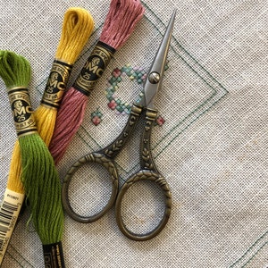 Vintage Design Embroidery Scissors