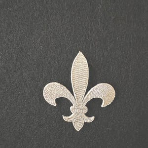 Applique - Metallic Silver Embroidered Fleur de Lys - Iron On