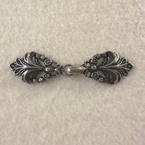 Cierre - Gancho y ojo, forma de filigrana de plata antigua
