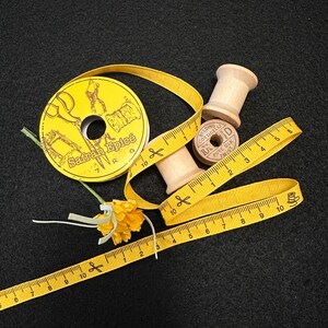 Maßband - Gelbes Ripsband - Individuell auf 2 Meter Spule