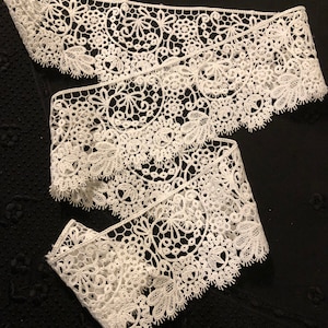 Very Detailed Venise Lace Trim