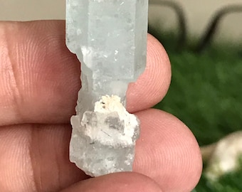 Aquamarine crystal, Natural raw aquamarine crystal gemstone