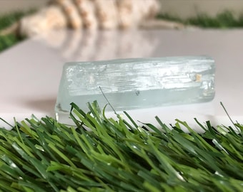 Aquamarine crystal, Natural raw aquamarine crystal gemstone