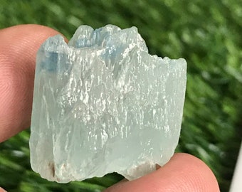 Aquamarine crystal, Natural raw aquamarine crystal gemstone