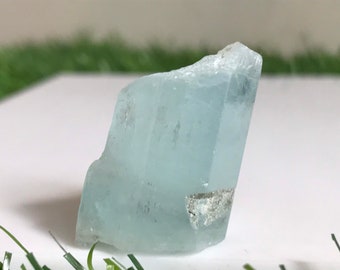 Aquamarine crystal, Natural raw aquamarine crystal gemstone