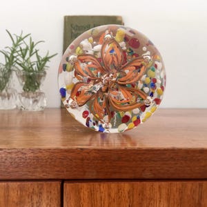 Vintage, Paperweight, Pop Art, Glass Ball, 80s/90s, Flower, Office, Collectible