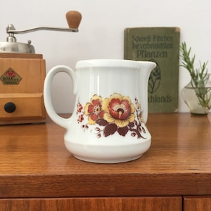 Vintage, milk jug, Bareuther Waldsassen Bavaria, 70s, flowers, tendrils, country house, porcelain, made in Germany, collector&#39;s item