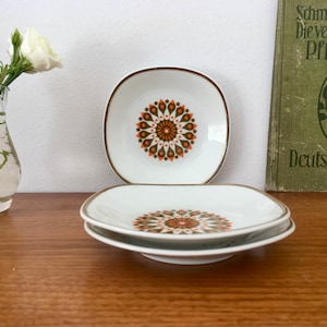 Vintage, PMR Bavaria Jaeger and Co., 3 plates, serving plates, 70s, Flower Power, floral decor, gold rim, porcelain, collectibles
